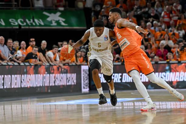 首发无疑是 首发无疑是