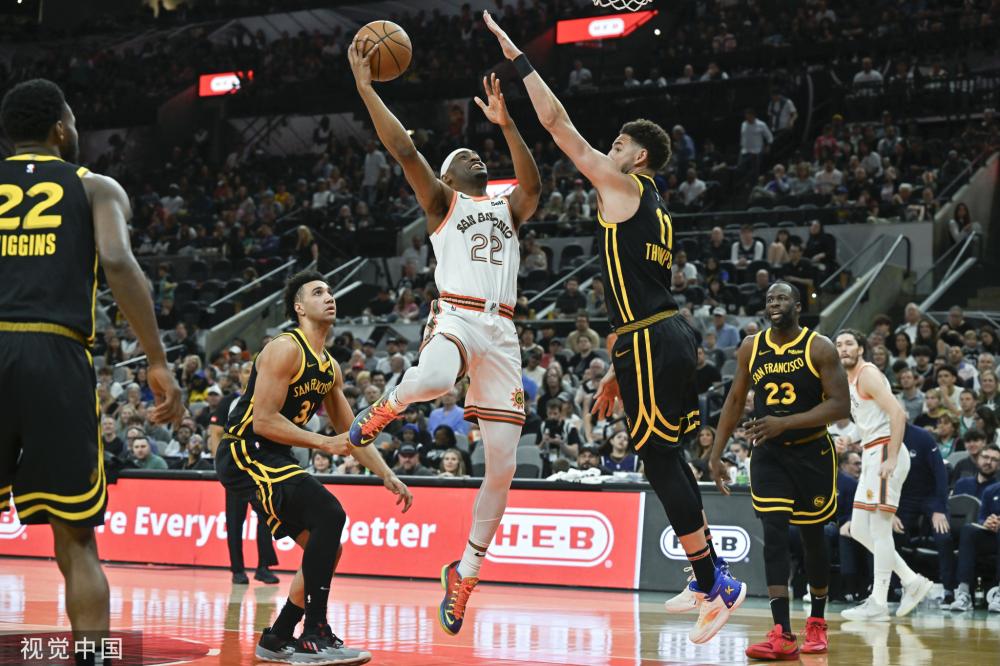 英超联赛以 英超联赛以