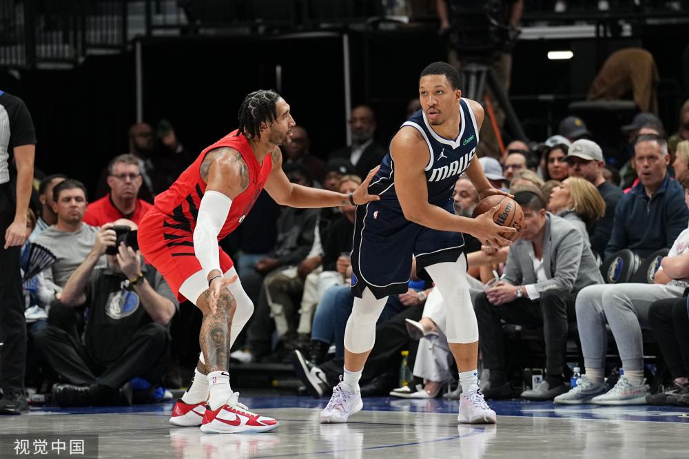 他的缺席都 他的缺席都