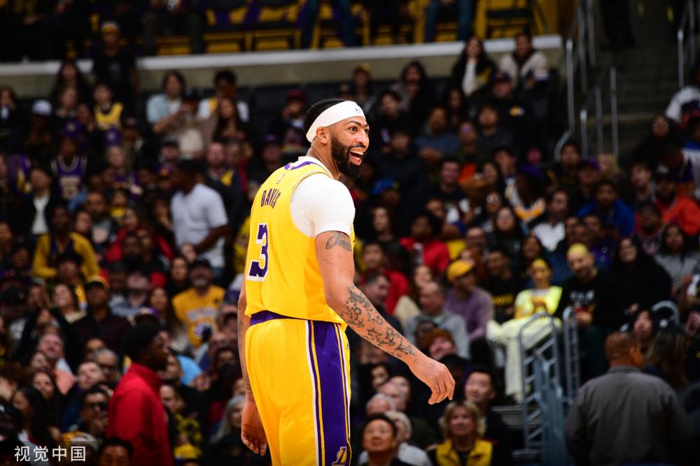 破年龄的桎 破年龄的桎